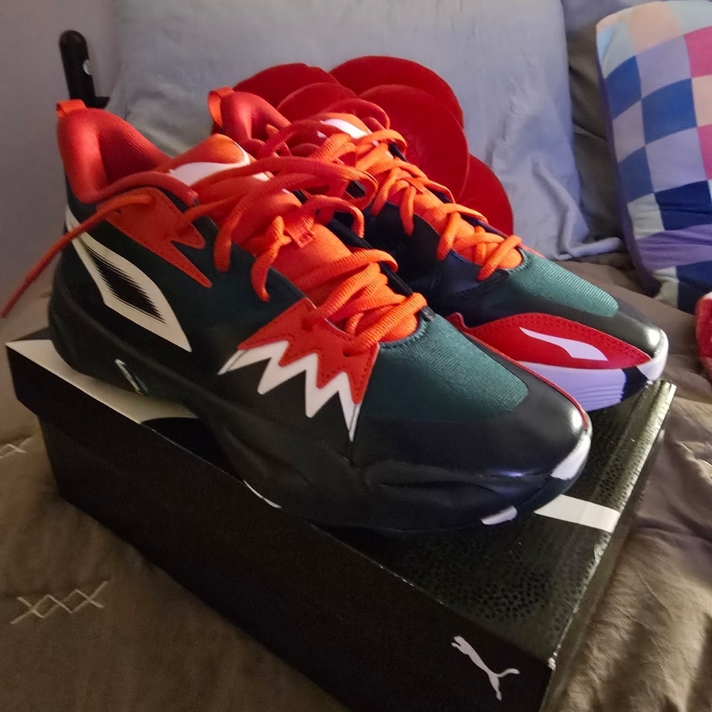 Puma Men's Black and Red Athletic Shoes